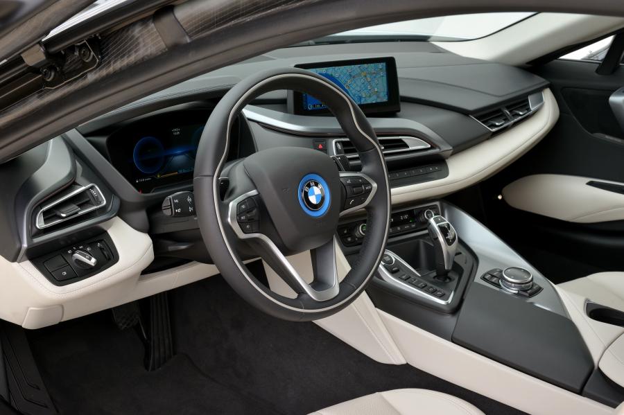  BMW i8 2014 года  (фото 102 из 180)